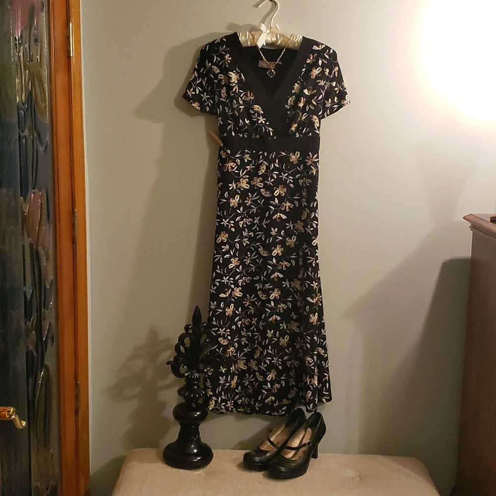 Croft & Barrow Black and Beige floral dress